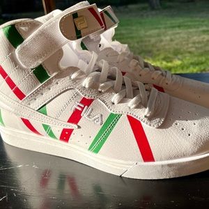 NWOT FILA VULC 13 STRIPE HIGHTOP SIZE 11 men’s